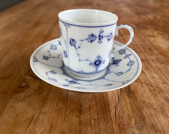 Royal Copenhagen Dinner Plate, Blue Fluted Half Lace #571, 25 Cm