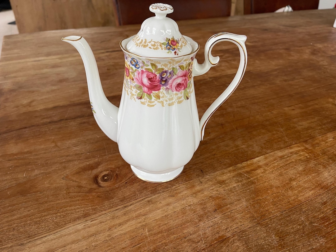 Beautiful Royal Albert Bone China serena Tall Teapot Or Coffee Pot beautiful-royal-albert-bone-china-serena-tall-teapot-or-coffee-pot