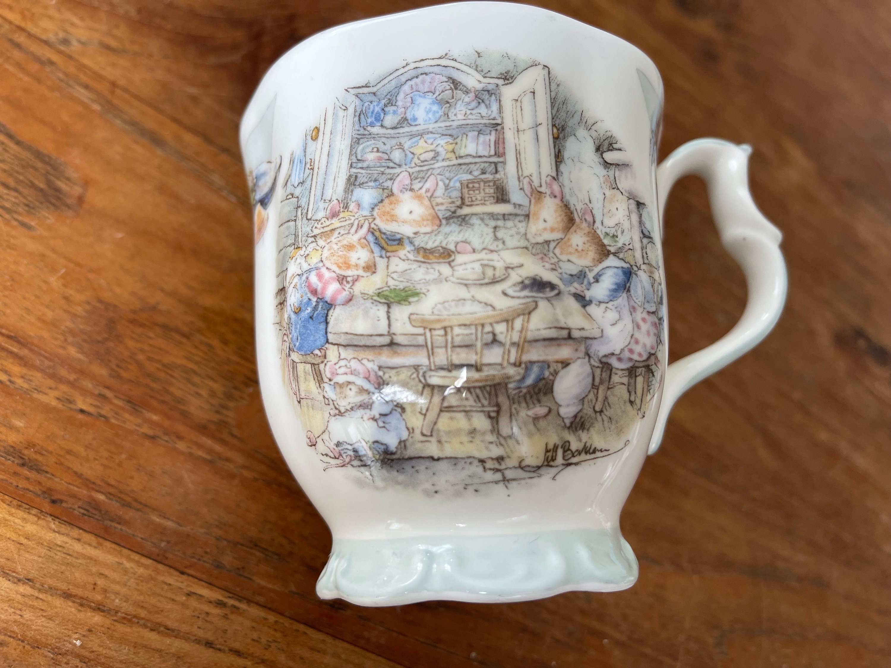 Collectible - A “dining by the Sea” Beaker/mug - Royal Doulton