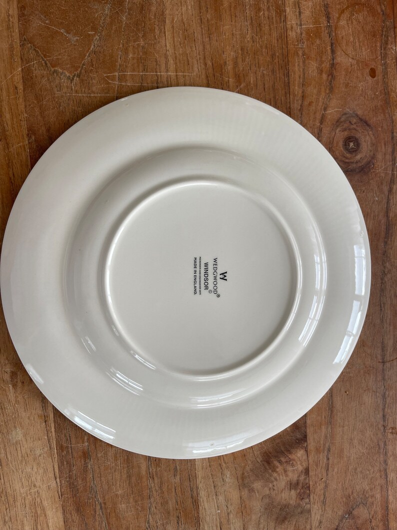 A Wedgwood Windsor Dinner Plate-Dinner Plate 27cm-Made in England-Ribble Rim image 5