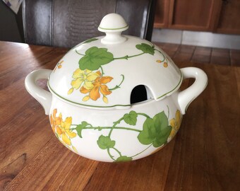 Vintage Villeroy & boch Vilbofour Geranium Dekschaal/Terrine- Covered Vegetable Dish/Tureen with Lid