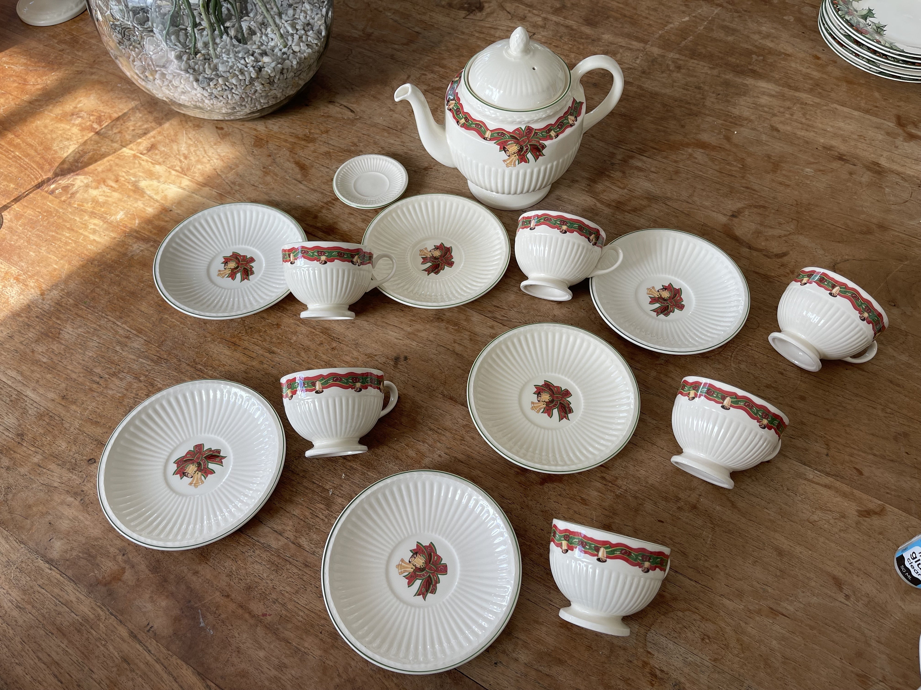 Wedgwood Stratford - Edme, Green Leaves - Tea Saucer (poor