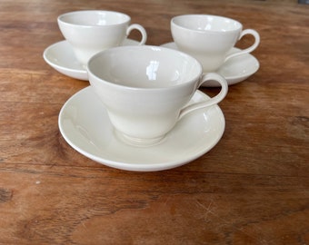 Juego de 3 tazas de té/taza de café tradicionales clásicas de Wedgwood Queen's Ware y platillo-taza de té/taza de café y platillo-forma de pera -¡Raro!