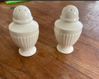 Vintage Wedgwood Queen's ware Edme pepper salt set/pimentero y salero set - hecho en Inglaterra