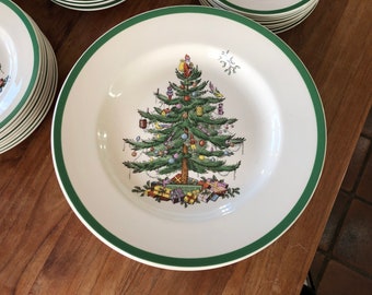 A Vintage Spode Christmas Tree Christmas Dinner Plate- Dinner Plate- 27cm- Green Trim-Made in England