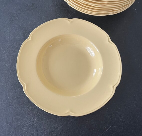 A Vintage Johnson Bros/brothers-golden Dawn-goldendawn-diep Soup