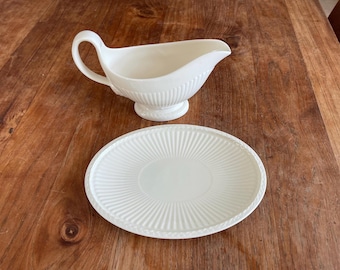 A Gorgeous Elegant Wedgwood Queen's Ware Edme-Gravy Boat/Sauce Boat with Underplate- Gravy Sauce Boat with Underplate-made in England