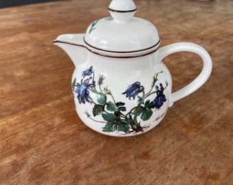 Vintage Villeroy Boch Bone China Botanica teapot/teapot - Aquilegia vulgaris