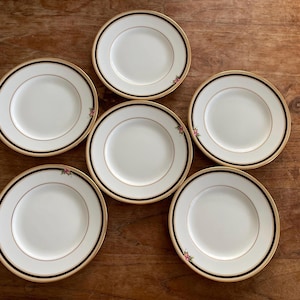 Set of 6 Gorgeous Wedgwood - Clio- Bone China-Pastry Plate-Small Bread and Butter Plate-Tea/Cake Plate-15.5cm-Gold Trim-Rare!