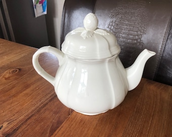 A Vintage Villeroy & boch Manoir teapot- Teapot- Vitro Porcelaine- Luxembourg 1980s - French country style