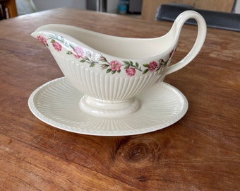 Vintage Wedgwood Etruria Barlaston Rosalind Gravy Boat/Sauce Boat en Saucer-Sauce Gravy Boat fijo con placa inferior adjunta hecha en Inglaterra- Raro