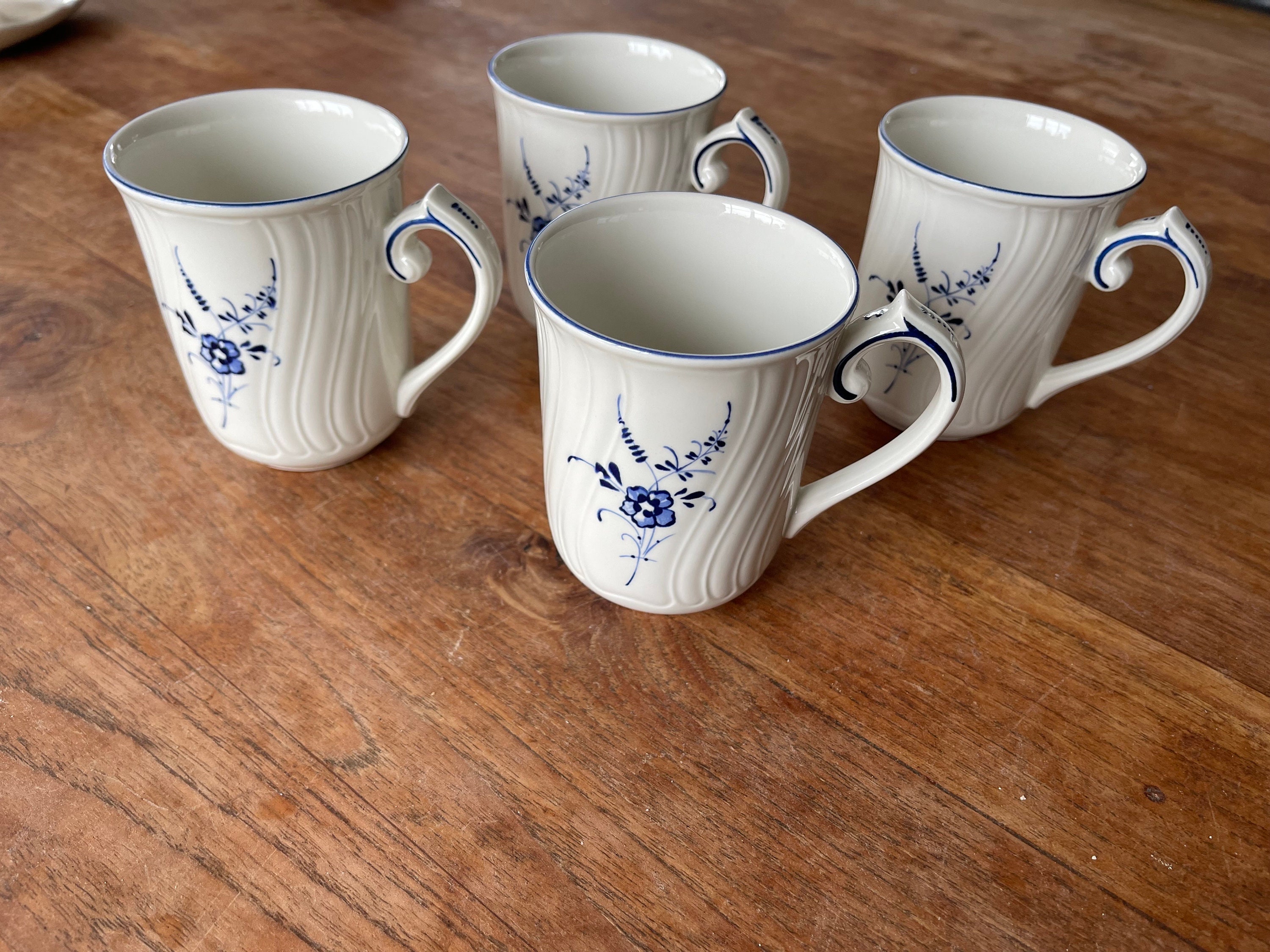 4 tasses et soucoupe villeroy&boch Luxembourg en porcelaine