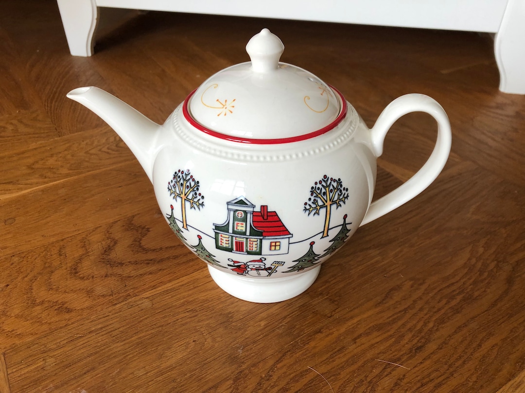 A Vintage Wedgwood Windsor Christmas Large Teapot/large Etsy