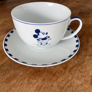 Mickey mouse dinnerware
