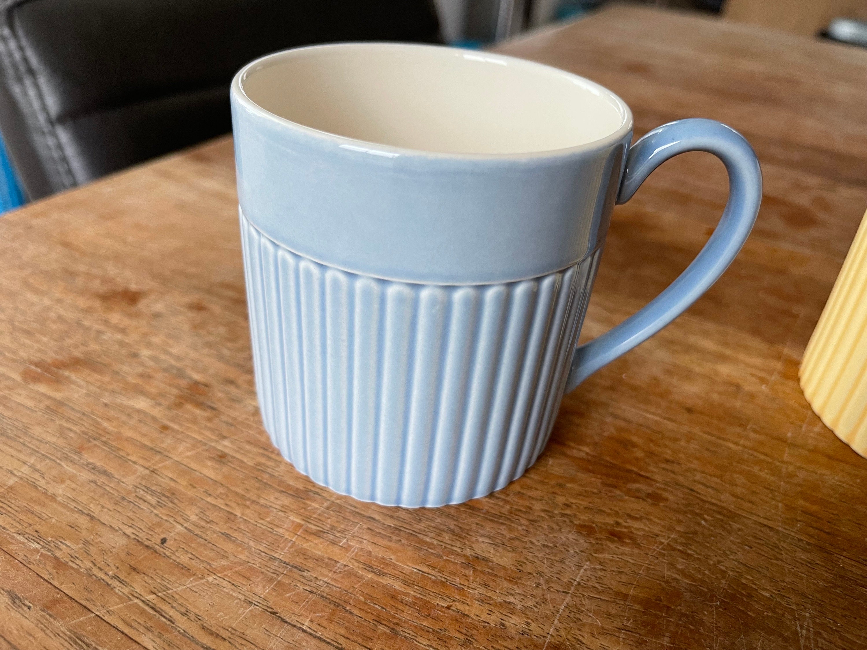 A Gorgeous Wedgwood Queen's Ware-edme-container Mug/cup Tin Shaped