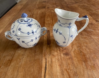 Magnifique Royal Copenhagen Blue Fluted Sugar Bowl 1/244 et Milk Jug 1/61- Sugarpot avec couvercle et crème/cruche