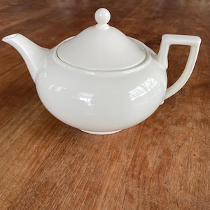 En vacker elegant Wedgwood Queen's Ware - traditionell enkel stor tekanna - stor tekanna - 1,25 l - sällsynt