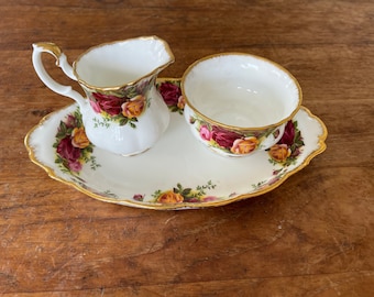 Royal Albert – Old Country Roses – Sahne-Set (Zucker- und Milch-Set mit Schüssel) – englisches Vintage-Geschirr – Set aus Zucker, Milchkännchen und Tablett