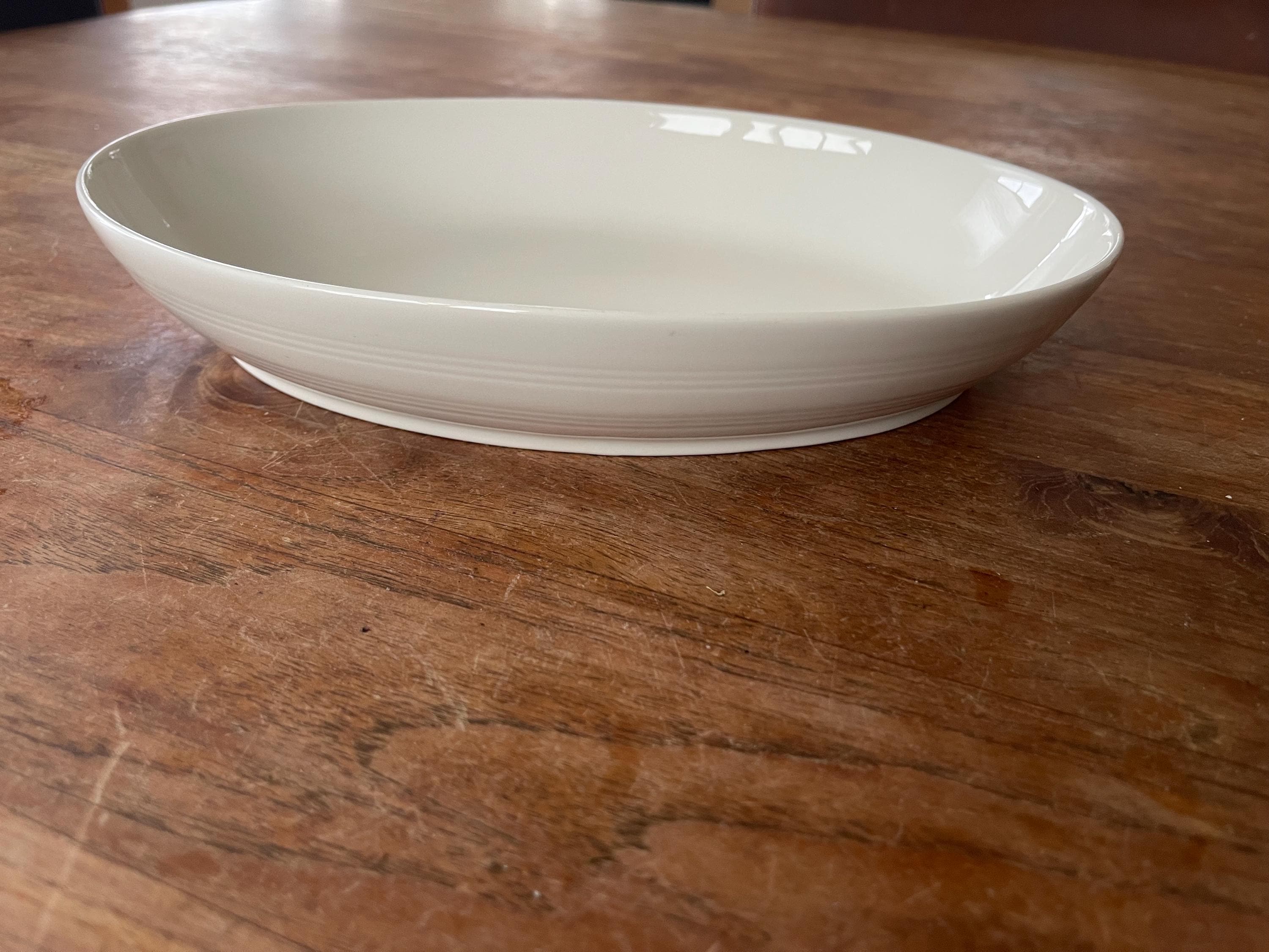 A Gorgeous Wedgwood Jasper Conran Casual Cream Oval Deep Dish