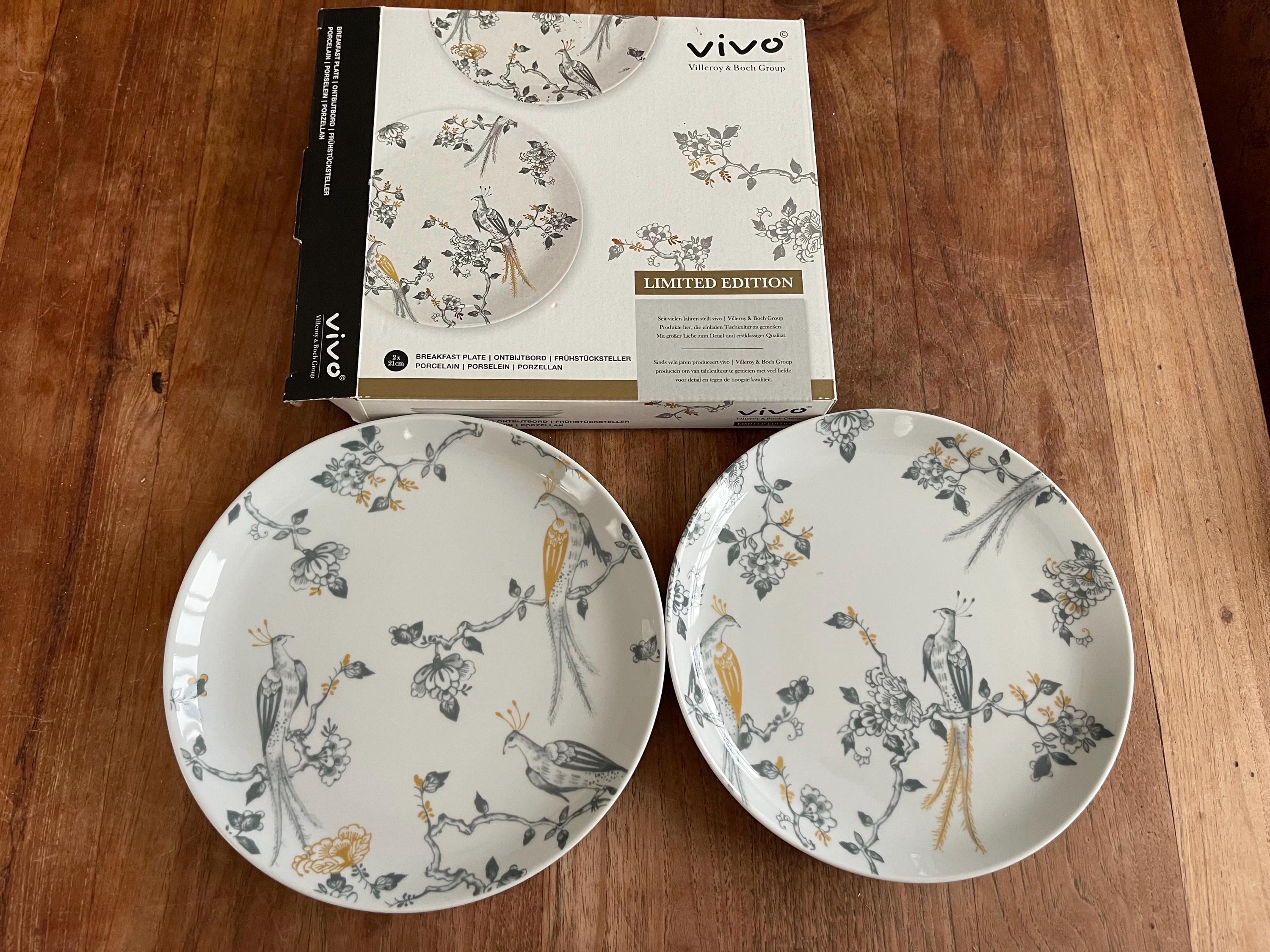 Set of 2 Gorgeous Villeroy and Boch Vivo Limited Edition-peacock