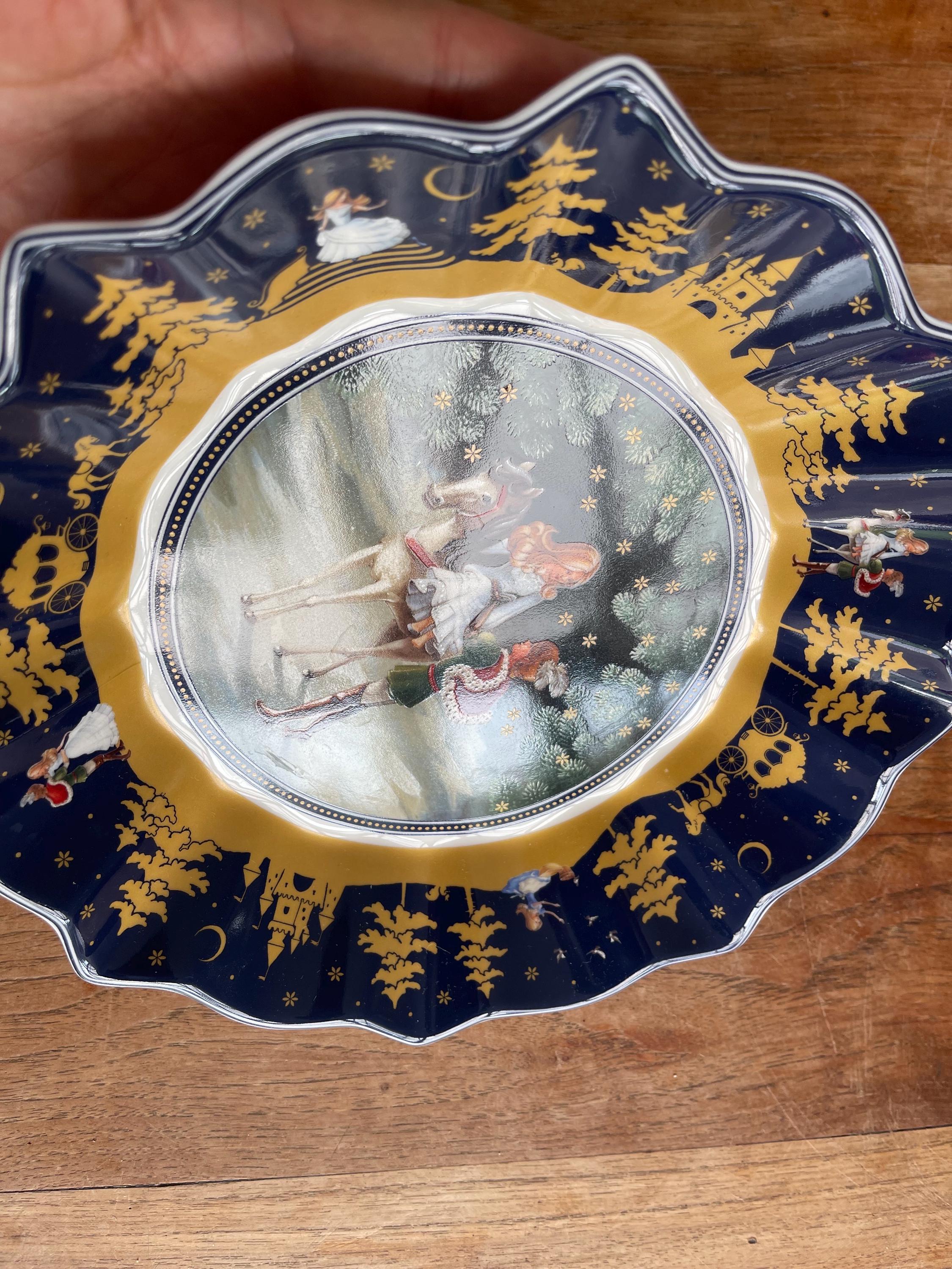 A Gorgeous Villeroy & Boch Toy's Fantasy Cinderella Christmas Bowl