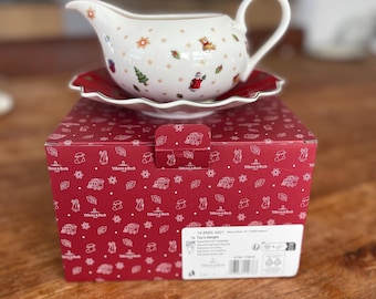 A Gorgeous Vintage Villeroy & Boch Toy&#39;s Delight Christmas Gravy Boat with Underplate - Boxed