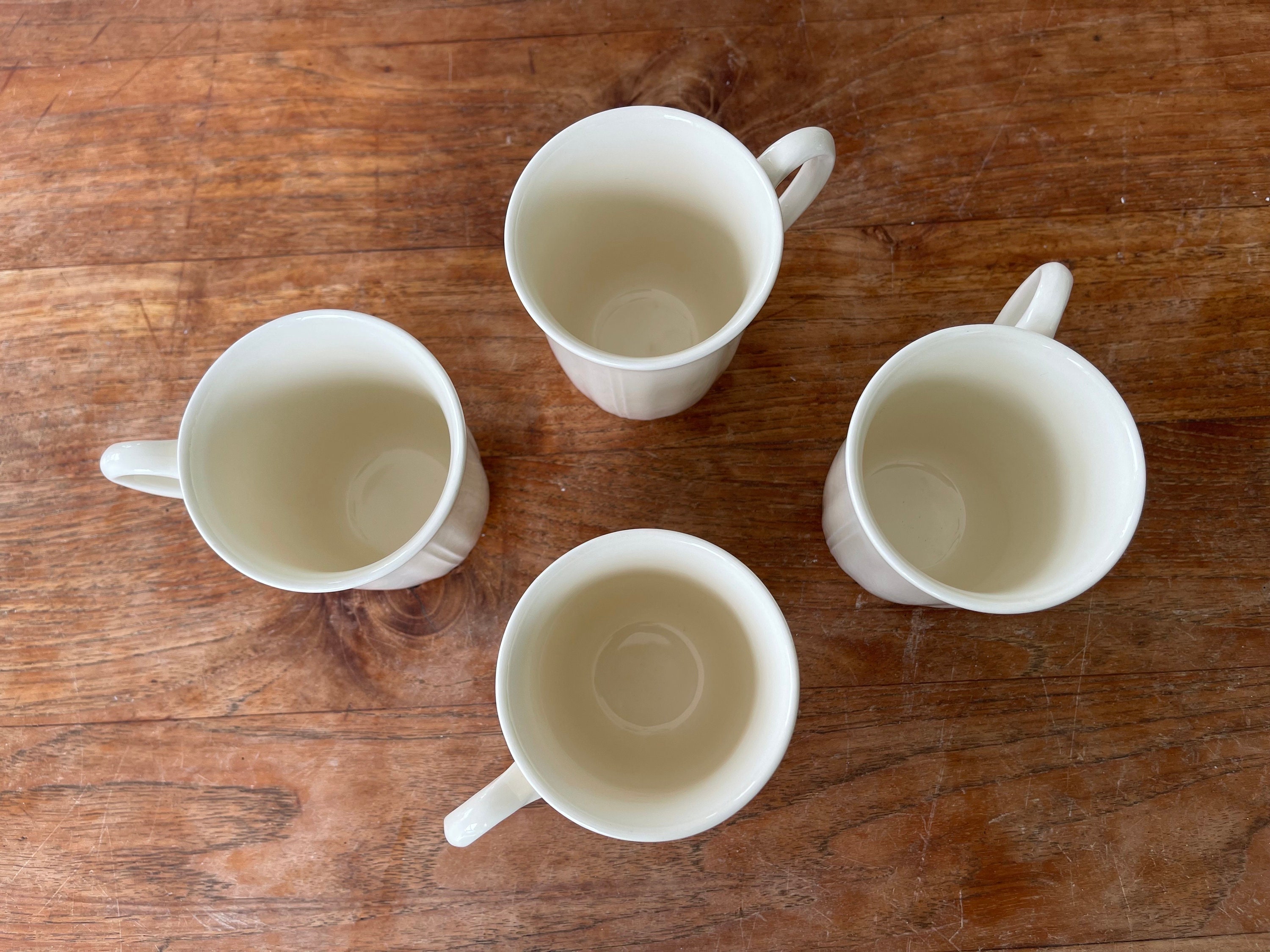 エレガントなウェッジウッド クイーンズウェア 4 個セット - ハンドル