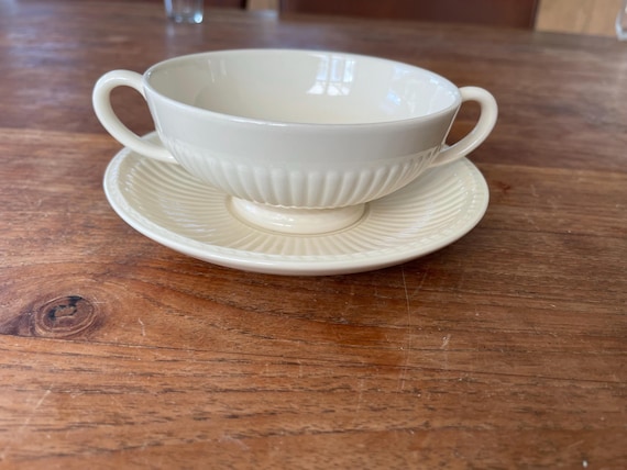 A Gorgeous Elegant Wedgwood Queen's Ware Edme Soup Bowl/soup Cup