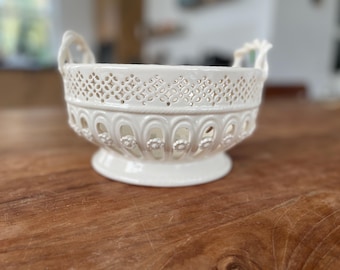 Antique Wedgwood Edme Bowl: Queen's Ware Rams Head Footed Serving