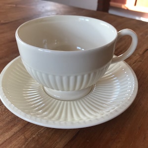 A Gorgeous Vintage Wedgwood Edme Large Tea Cup/Capuccino Cup with Saucer- Large Teacup/Coffeecup 9cm-190ml and Saucer Set-Made in England