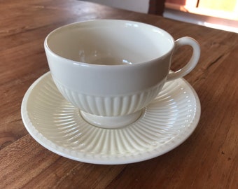 Une élégante grande tasse à thé/tasse à capuccino et soucoupe vintage Wedgwood Edme - Grande tasse à thé ou tasse à café 9 cm 0,19 l et ensemble de soucoupes