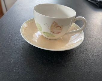 Eine wunderschöne Villeroy & Boch Florea Teetasse/Kaffeetasse mit Untertasse – Teetasse oder Kaffeetasse und Untertasse – Knochenporzellan