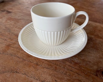 A Gorgeous Wedgwood Queen's Ware Edme Elegant Coupe Theekop/Koffiekop en schotel-Coupe Teacup/Coffeecup 170ml and Saucer-Rare