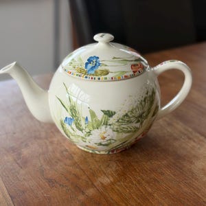 A Gorgeous Faïencerie de Gien- Cherry Groot Theepot-Large Teapot-1.1L-Fruit, Flowers, Wheat, Multicolor Geometric- Very Rare