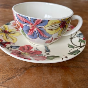 Faïencerie De Gien, Tulips Cup and Saucer Armoires Allure