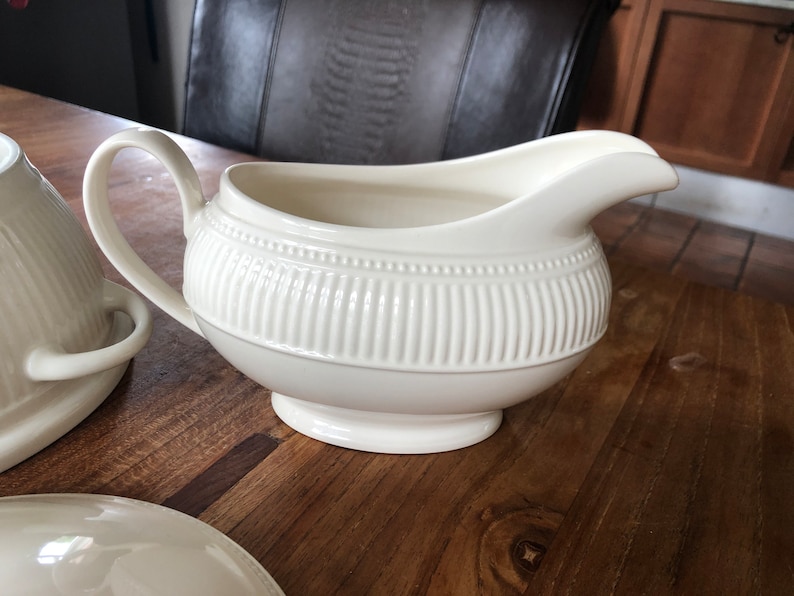 Eine Vintage elegante Wedgwood Windsor Sauciere/Soßenboot Sauciere England Bild 1