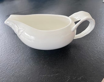 Un millésime Villeroy & boch Anno 1748 Allemagne- Foglia-Saucière/Sauce boat-Sauce Boat-Gravy Boat- Bone China- Rare !