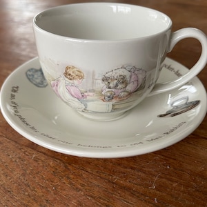 Wedgwood Beatrix Potter - Sra. Tiggy Winkle-Taza de té con platillo-Taza de té y platillo- Hecho en Inglaterra-¡Raro!