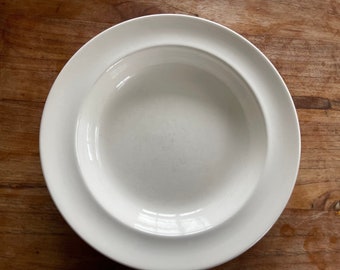 A Timeless Classic Wedgwood Queen's Ware- Traditional Plain- Diep Bord- Soepbord- Soup or Pasta Bowl/Plate-23cm-Rare!