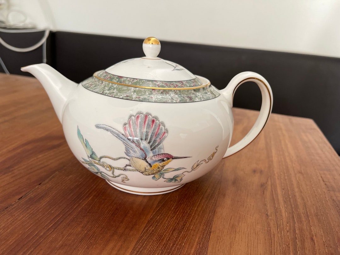 A Vintage Wedgwood Bone China Humming Birds Hummingbirds Teapot Teapot