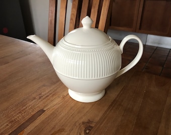 Una grande teiera/teiera grande vintage Wedgwood Windsor da 1 litro, prodotta in Inghilterra