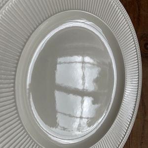 A Wedgwood Windsor Dinner Plate-Dinner Plate 27cm-Made in England-Ribble Rim image 2