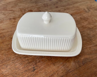 A Beautiful Elegant Wedgwood Windsor Butter Dish- Covered Butter Dish- Rare!!!