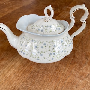 Royal Albert Caroline - Etsy