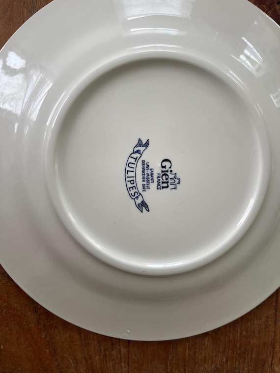 GIen FRANCE プレート A Gorgeous Gien France- Tulipes- Blue/white Breakfast Plate- Lunch