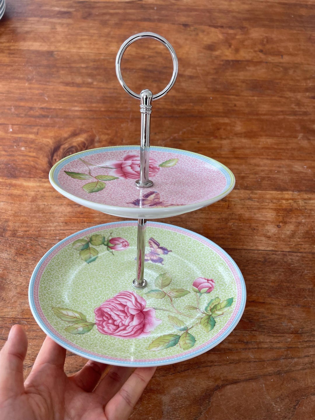 A Beautiful Villeroy & Boch Rose Cottage Etagere-2 Tiered Serving
