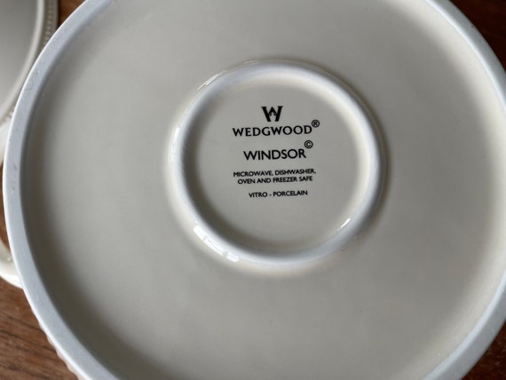 エレガントなウェッジウッド ウィンザー ラージキャセロール/蓋付き皿