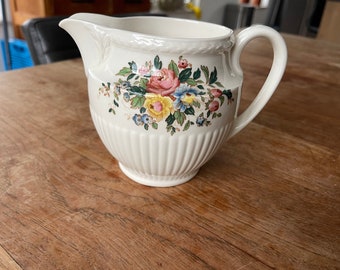 A Vintage Wedgwood of Etruria & Barlaston "Conway" Waterkan sapkan/melkkan-water/ lemonade/milk jug-Pitcher-flower Bouquet decor- Rare!!