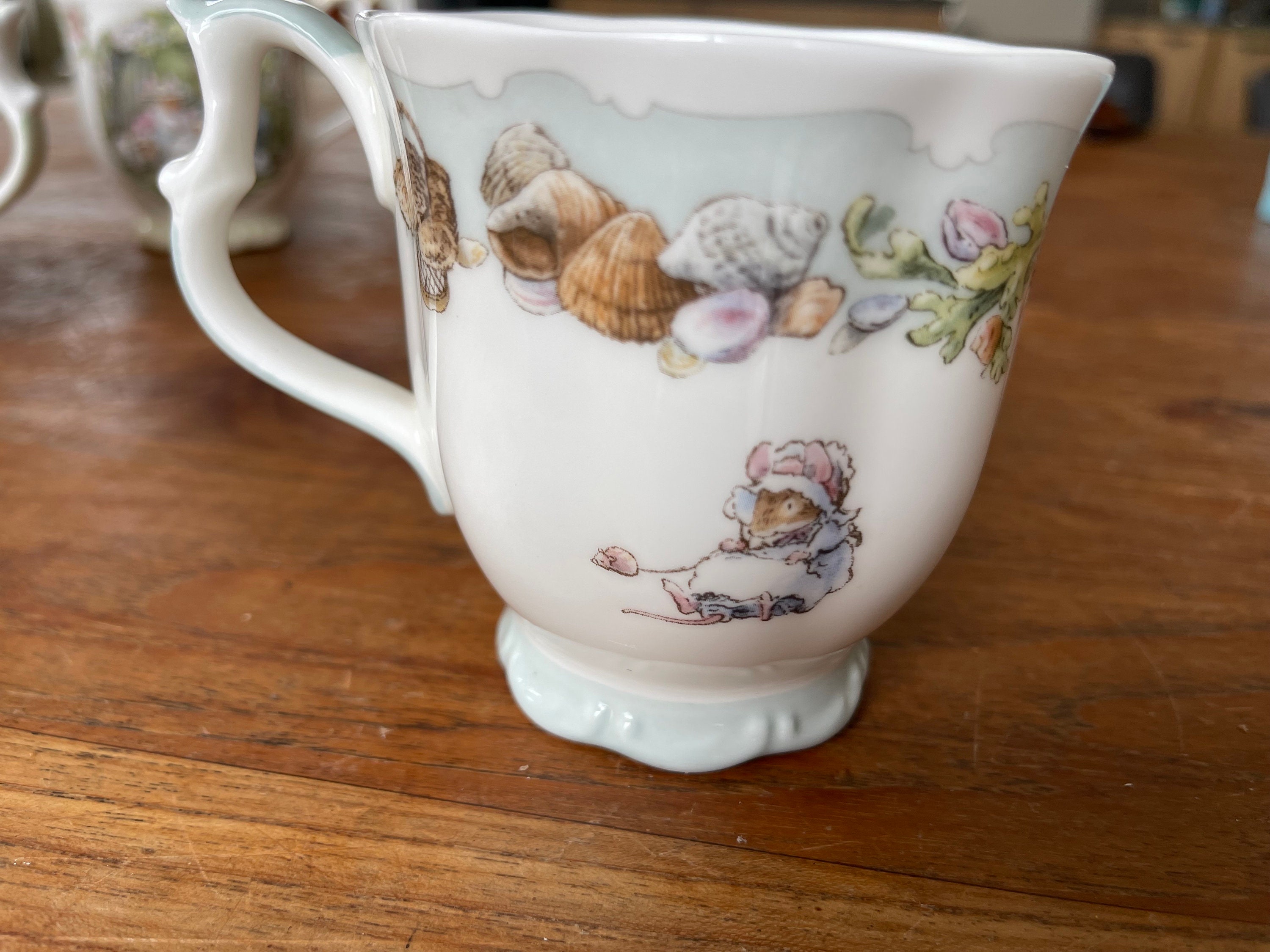Collectible - A “dining by the Sea” Beaker/mug - Royal Doulton