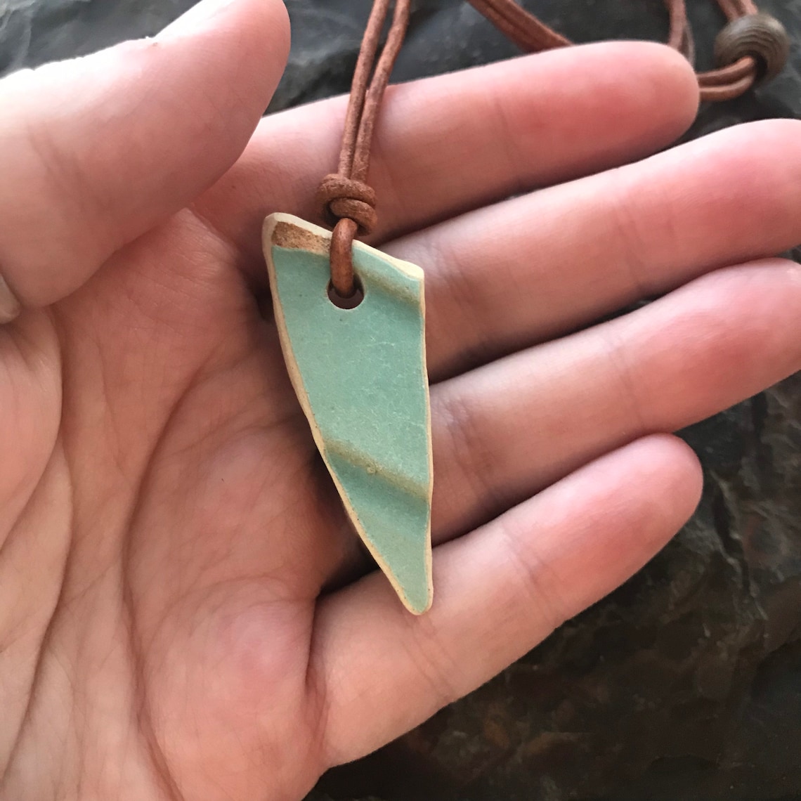 Collar de cerámica tallada Teal Etsy